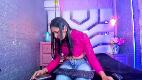 mahiara hot online show from May 6, 3:24 am