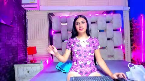 mahiara hot online show from May 7, 2:33 pm