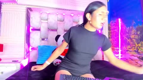 mahiara hot online show from May 18, 1:06 pm