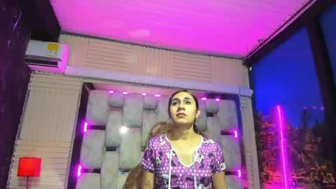 mahiara hot online show from June 19, 2:43 pm