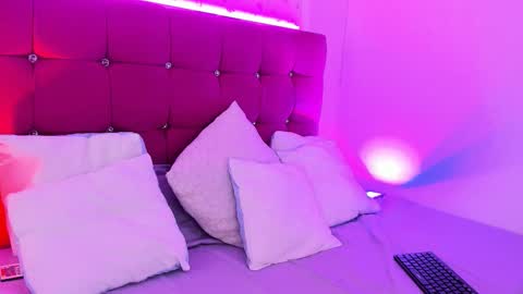 Mai online show from February 12, 10:05 pm