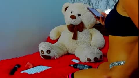 Snapshot of maia_bronce chatting on May 30, 12:30 am Maia Bronce online show from May 30, 12:30 am