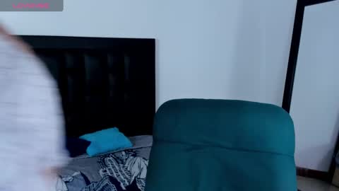 Maia online show from December 10, 3:22 pm