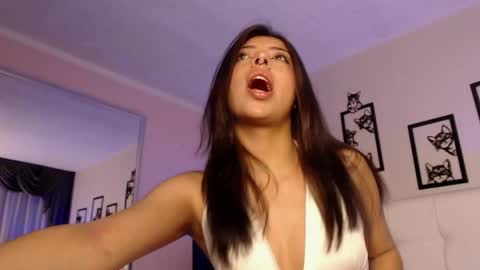 Maia Reficco online show from May 29, 8:07 pm