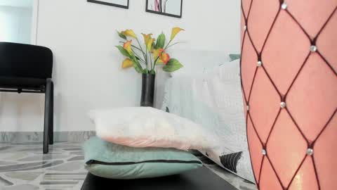 Snapshot of maia_w10 chatting on January 23, 3:22 pm Maia online show from January 23, 3:22 pm