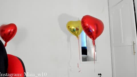 Snapshot of maia_w10 chatting on February 26, 12:47 pm Maia online show from February 26, 12:47 pm