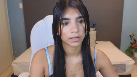 Maiaa Ruiz  online show from December 15, 1:32 pm