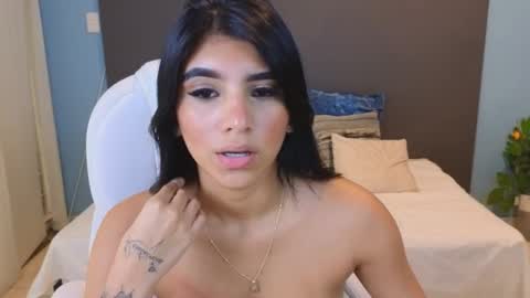 Maiaa Ruiz  online show from January 8, 5:05 pm