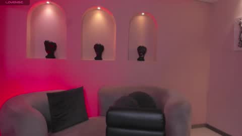  Maia  online show from December 20, 4:58 pm