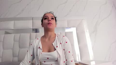 Maia  online show from January 9, 11:57 am