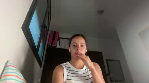 Snapshot of maiapark chatting on June 28, 7:20 pm Maia online show from June 28, 7:20 pm