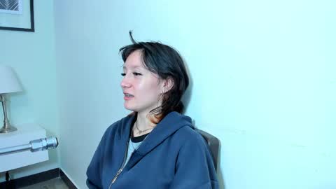 Snapshot of maibys_cute chatting on April 4, 4:11 am maibys online show from April 4, 4:11 am