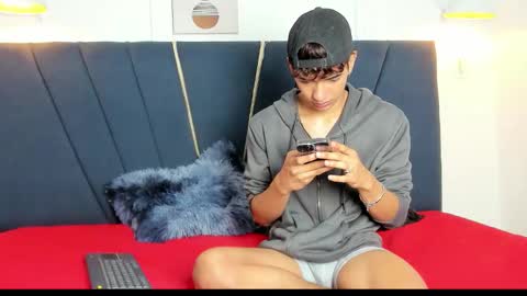 Snapshot of maicol_cum23 chatting on January 19, 1:42 am maicol_cum23 online show from January 19, 1:42 am