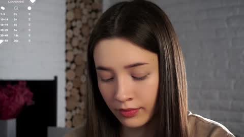 Snapshot of maidabuoy chatting on February 4, 1:45 am Lucy online show from February 4, 1:45 am