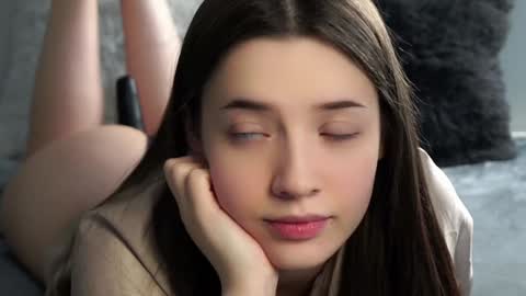 Snapshot of maidabuoy chatting on February 4, 7:51 am Lucy online show from February 4, 7:51 am