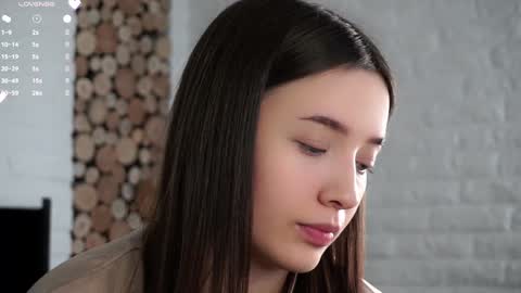 Snapshot of maidabuoy chatting on February 5, 4:37 am Lucy online show from February 5, 4:37 am