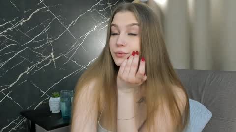 Snapshot of maidabuoy chatting on February 11, 2:13 pm Lucy online show from February 11, 2:13 pm