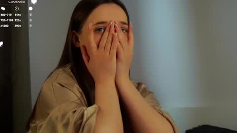 Snapshot of maidabuoy chatting on February 14, 4:37 am Lucy online show from February 14, 4:37 am