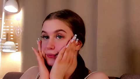 Snapshot of maidabuoy chatting on February 27, 7:47 pm Lucy online show from February 27, 7:47 pm