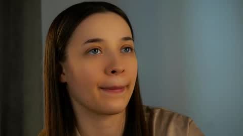 Snapshot of maidabuoy chatting on March 5, 7:49 am Lucy online show from March 5, 7:49 am