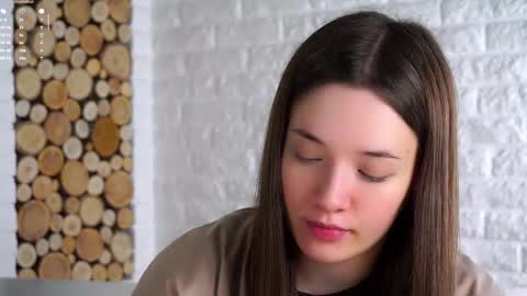 Lucy online show from November 6, 2:12 am