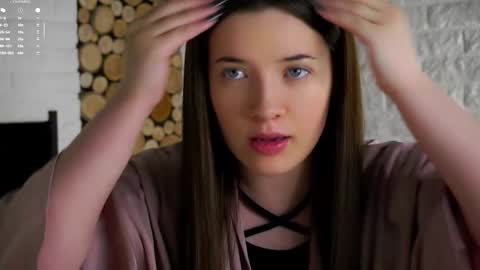 Lucy online show from December 2, 2:06 am