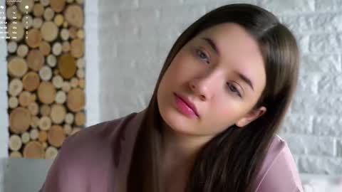 Lucy online show from December 15, 2:05 am