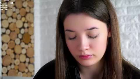 Lucy online show from January 8, 2:03 am