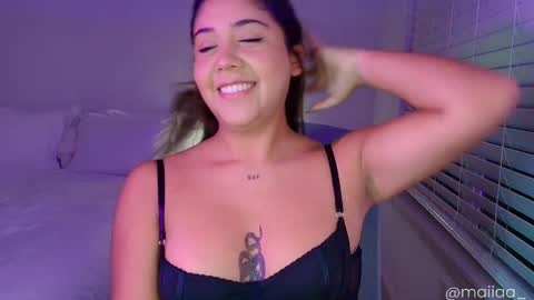 Snapshot of maiiaa_ chatting on October 10, 2:32 am Maiiaa online show from October 10, 2:32 am