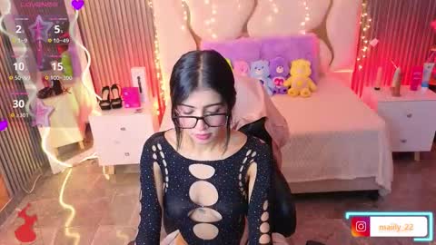 maiily_tay online show from March 16, 12:20 pm