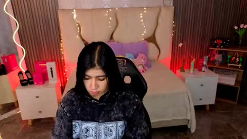 maiily_tay online show from March 25, 12:00 pm