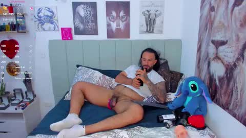 maik_corzo online show from November 26, 7:31 am