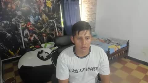Snapshot of maiker_lozano_ chatting on October 25, 8:25 pm maiker lozano online show from October 25, 8:25 pm