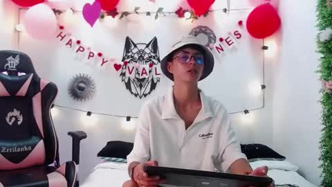 Snapshot of maiky_cooper chatting on February 9, 3:53 am Maiky Cooper online show from February 9, 3:53 am