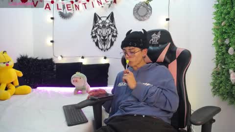 Snapshot of maiky_cooper chatting on February 15, 3:31 am Maiky Cooper online show from February 15, 3:31 am