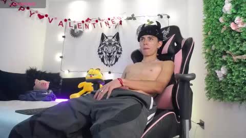 Snapshot of maiky_cooper chatting on February 15, 7:49 am Maiky Cooper online show from February 15, 7:49 am