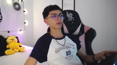 Snapshot of maiky_cooper chatting on February 19, 6:33 am Maiky Cooper online show from February 19, 6:33 am