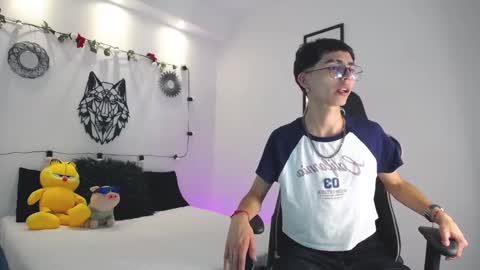 Snapshot of maiky_cooper chatting on February 20, 6:13 pm Maiky Cooper online show from February 20, 6:13 pm