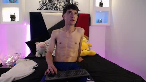 Snapshot of maiky_cooper chatting on March 1, 4:04 am Maiky Cooper online show from March 1, 4:04 am