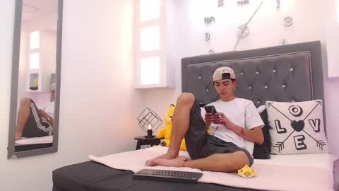 Snapshot of maiky_cooper chatting on March 8, 4:12 am Maiky Cooper online show from March 8, 4:12 am