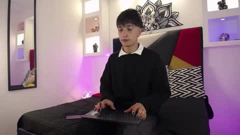 Snapshot of maiky_cooper chatting on March 9, 5:33 am Maiky Cooper online show from March 9, 5:33 am