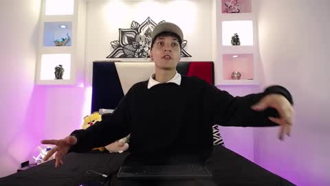 Snapshot of maiky_cooper chatting on March 9, 8:40 am Maiky Cooper online show from March 9, 8:40 am