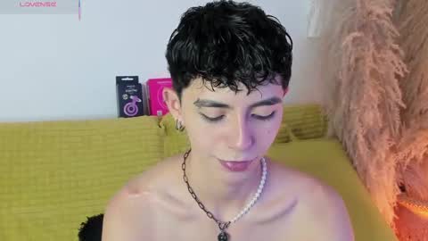 Snapshot of maiky_cooper chatting on October 2, 8:49 pm Maiky Cooper online show from October 2, 8:49 pm