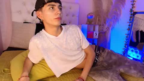 Snapshot of maiky_cooper chatting on October 16, 7:48 pm Maiky Cooper online show from October 16, 7:48 pm