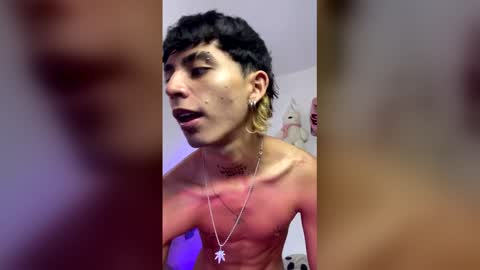 Snapshot of maiky_cooper01 chatting on May 5, 12:46 pm maiky_cooper01 online show from May 5, 12:46 pm