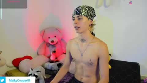 Snapshot of maiky_cooper01 chatting on May 8, 7:30 pm maiky_cooper01 online show from May 8, 7:30 pm