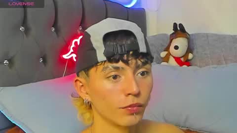 Snapshot of maiky_cooper01 chatting on May 31, 3:58 am maiky_cooper01 online show from May 31, 3:58 am