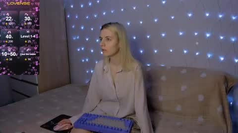 Snapshot of mailin_harrington chatting on March 15, 4:02 pm Your kitty online show from March 15, 4:02 pm