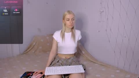 Your kitty online show from June 25, 4:22 pm