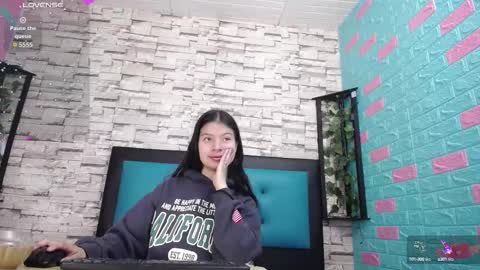  MAILY CAN  online show from September 27, 12:43 pm